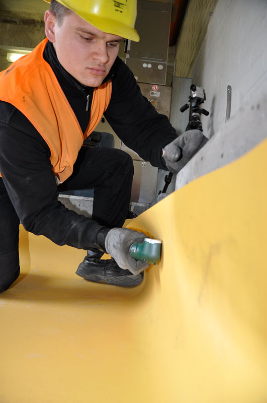 Ölauffangwannen & Abdichtung 13 Starkstrom