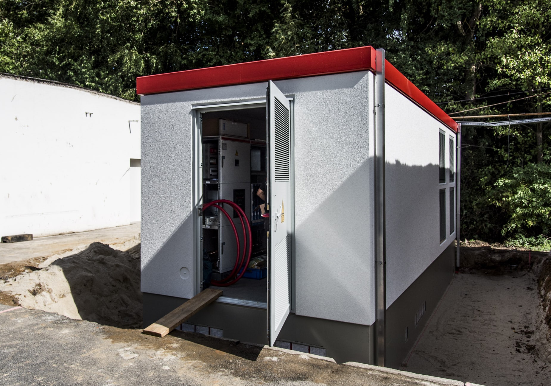 Trafos / Trafostationen Kompakttrafostation mit eingebautem Transformator