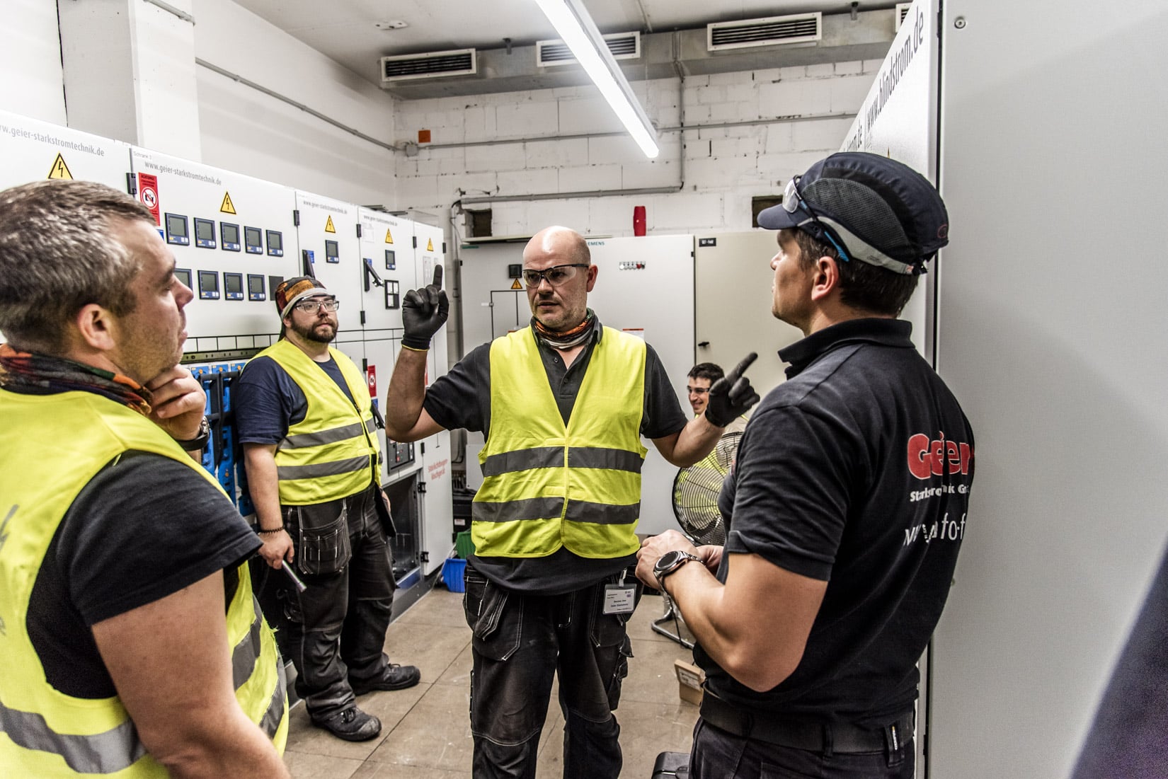 Jubiläumsfeier zum 25-jährigen Firmenjubiläum von Uwe Becüwe bei Geier Starkstromtechnik